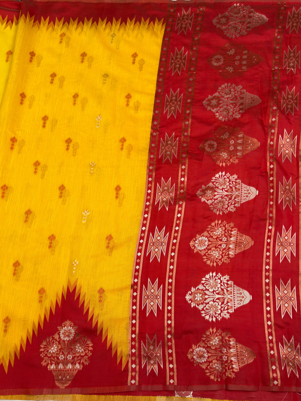 MIMOSA Saree Saree — pallu and zari work detail