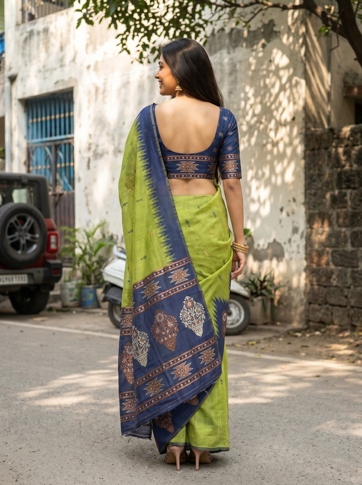 MIMOSA Saree Saree — pose 2 styling detail