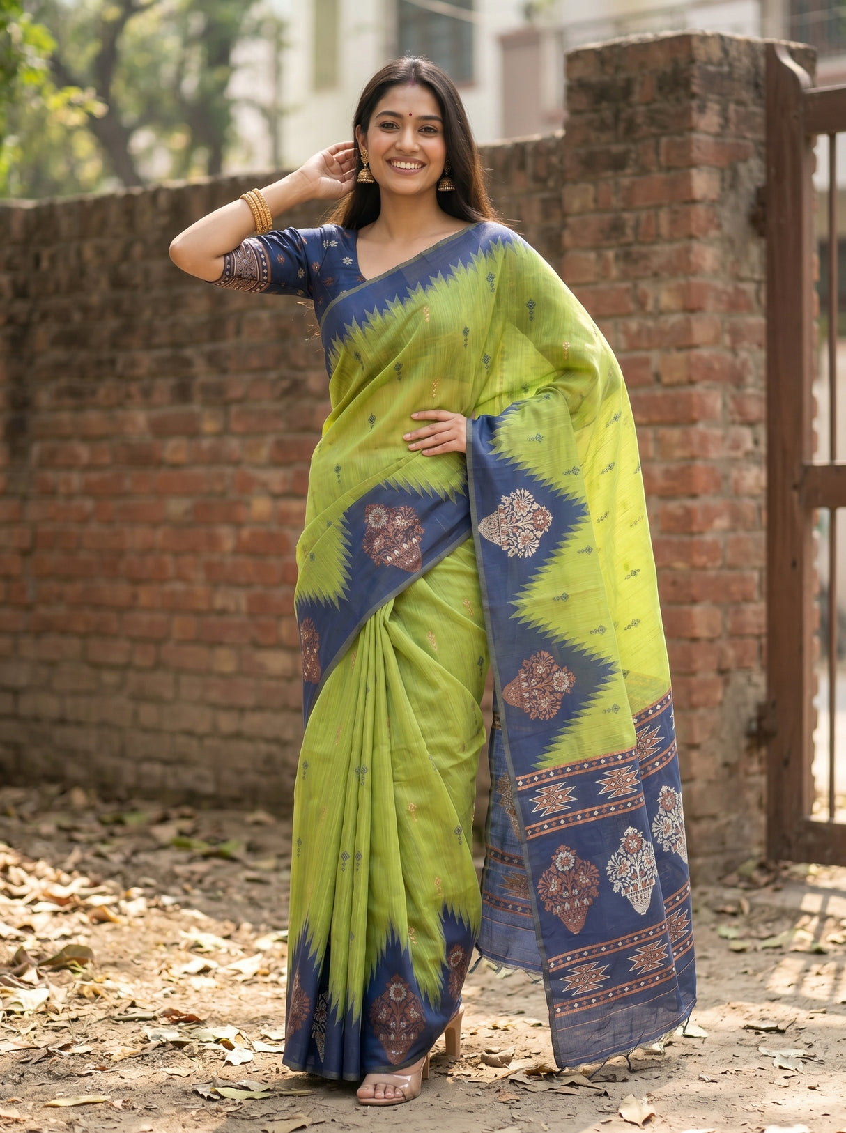 MIMOSA Saree Saree — pose 4 styling detail