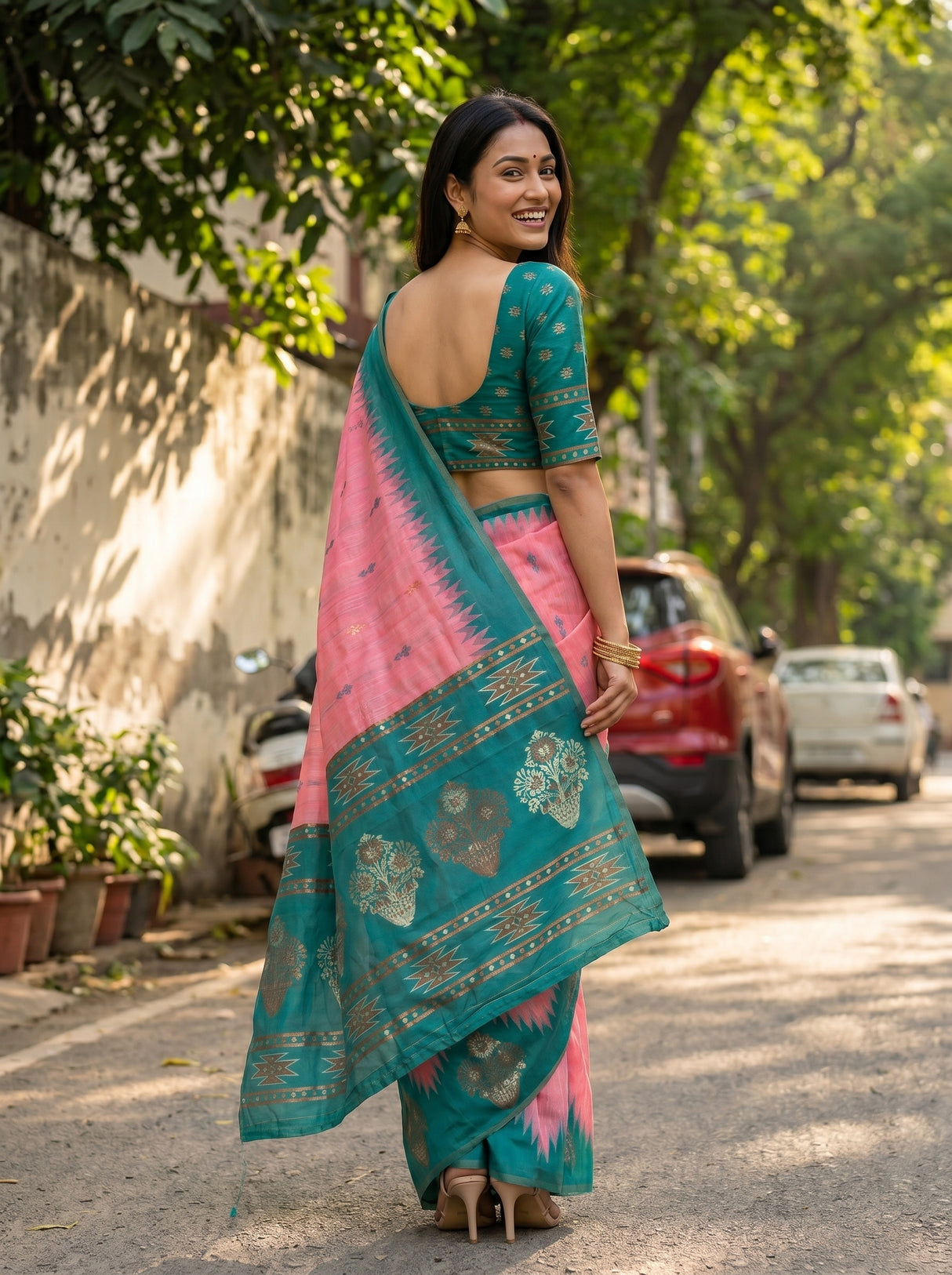 MIMOSA Saree Saree — pose 2 styling detail