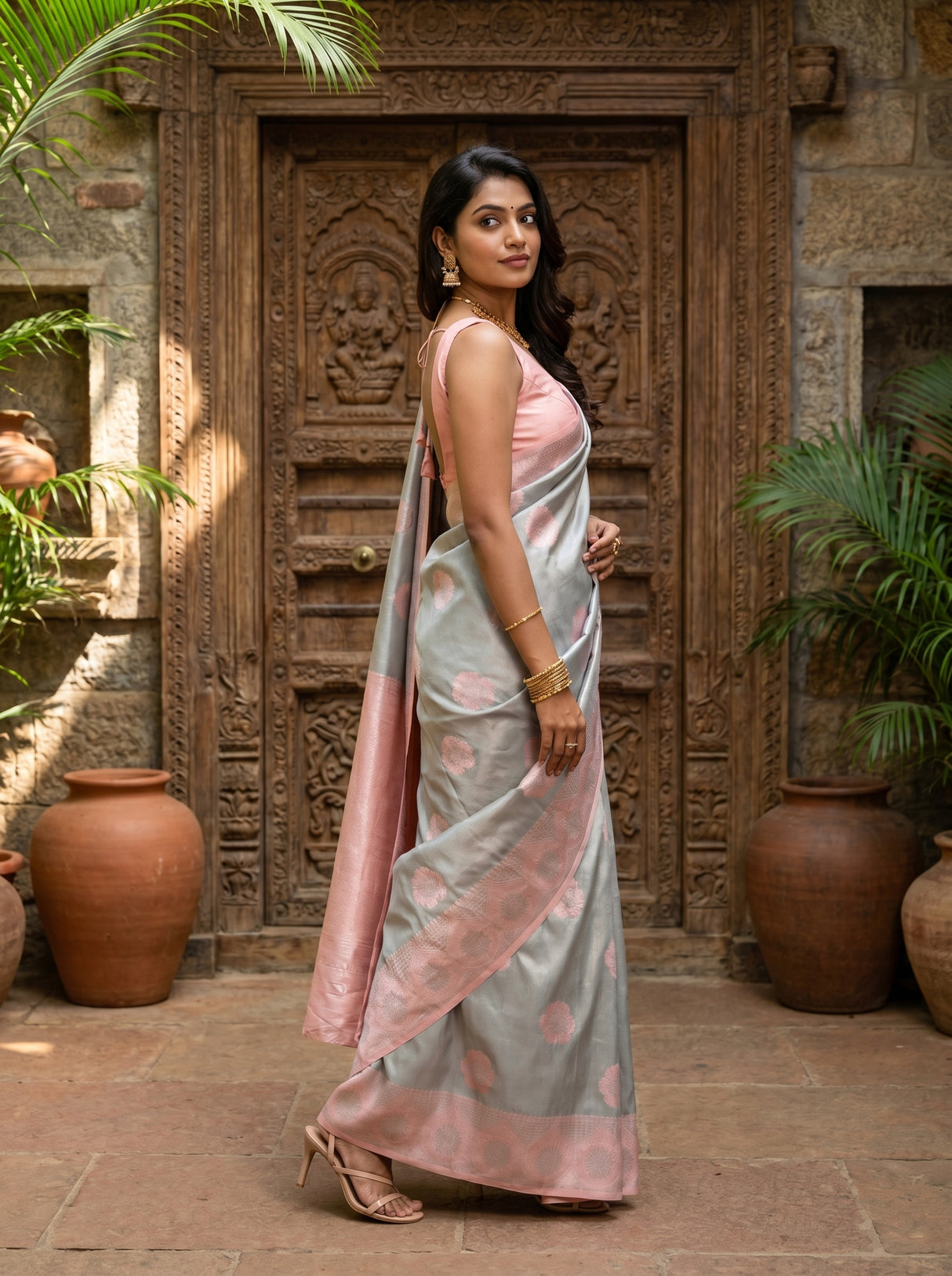 MIMOSA Saree Saree — pose 5 styling detail