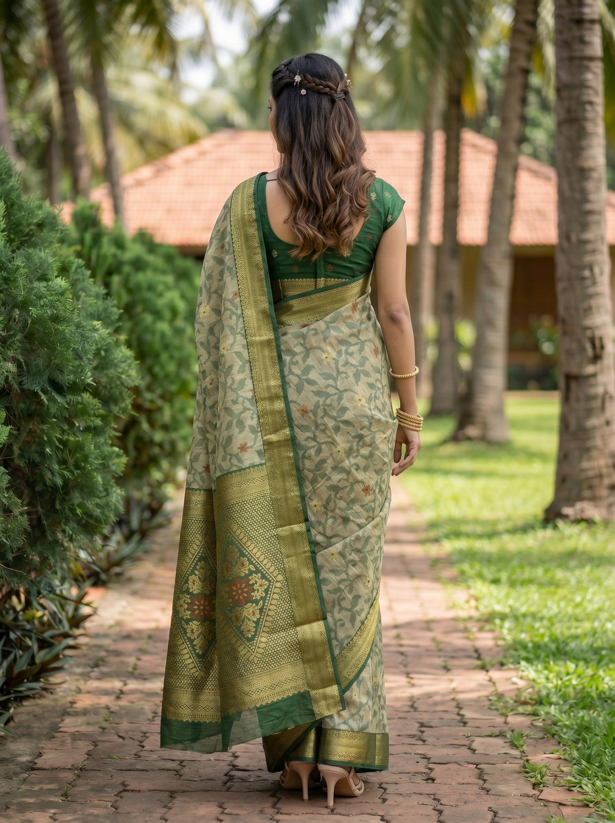 MIMOSA Saree Saree — pose 2 styling detail