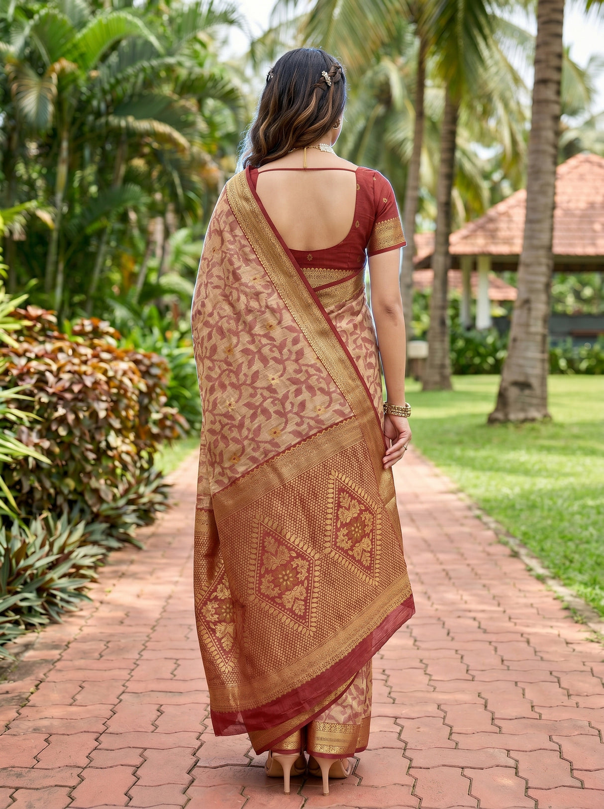 MIMOSA Saree Saree — pose 2 styling detail