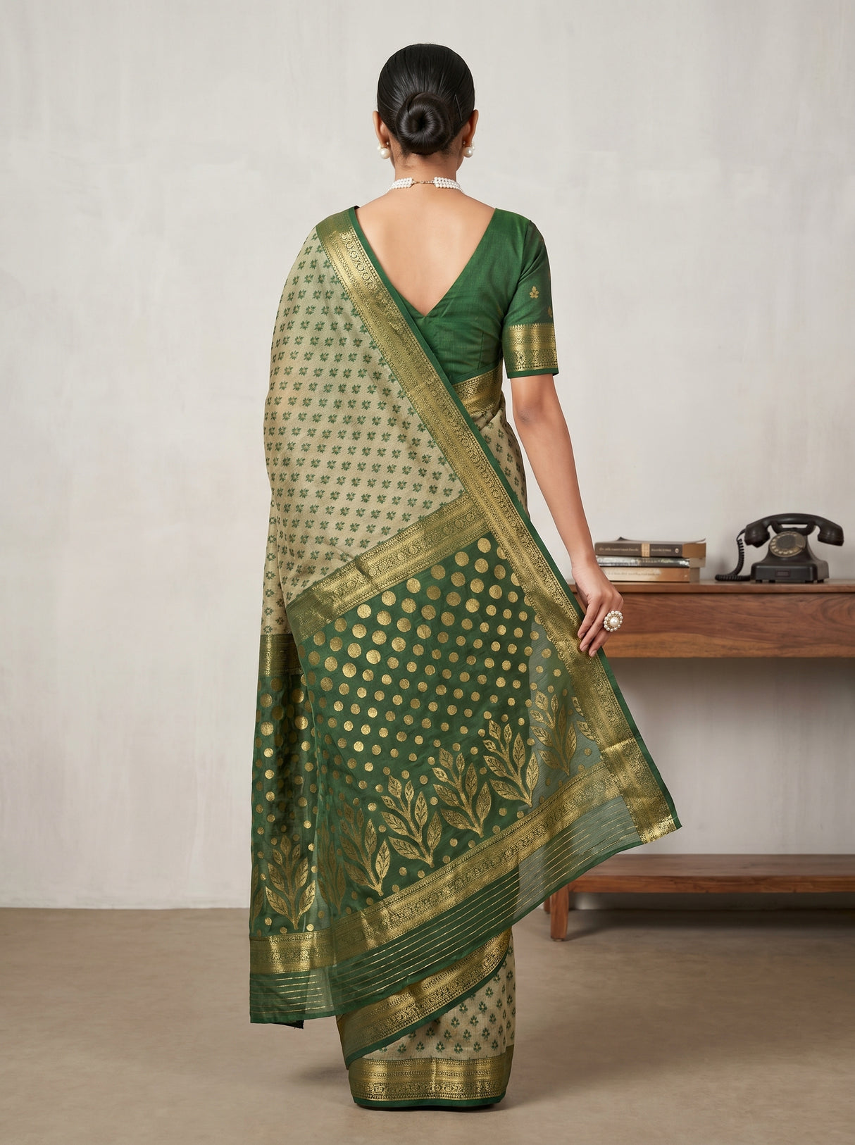 MIMOSA Green Banarasi Art Silk Saree — Blouse fabric detail