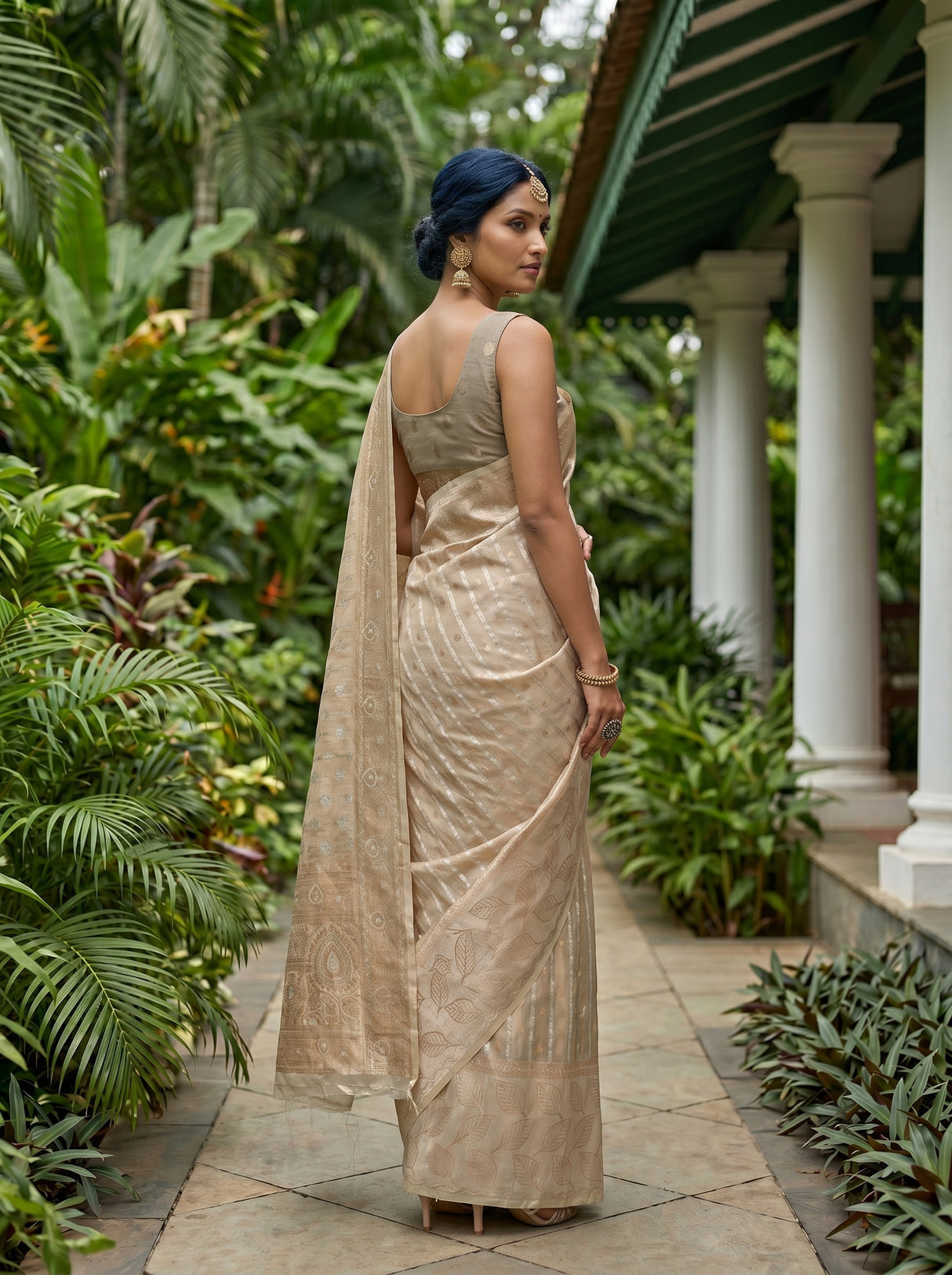 MIMOSA Grey Banarasi Art Silk Saree — Close-up of saree pleats and feet