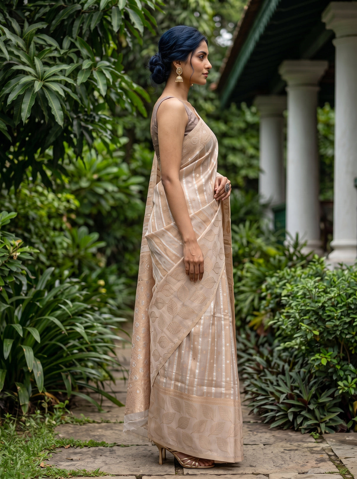 MIMOSA Violet Banarasi Art Silk Saree — Close-up of saree body and ring