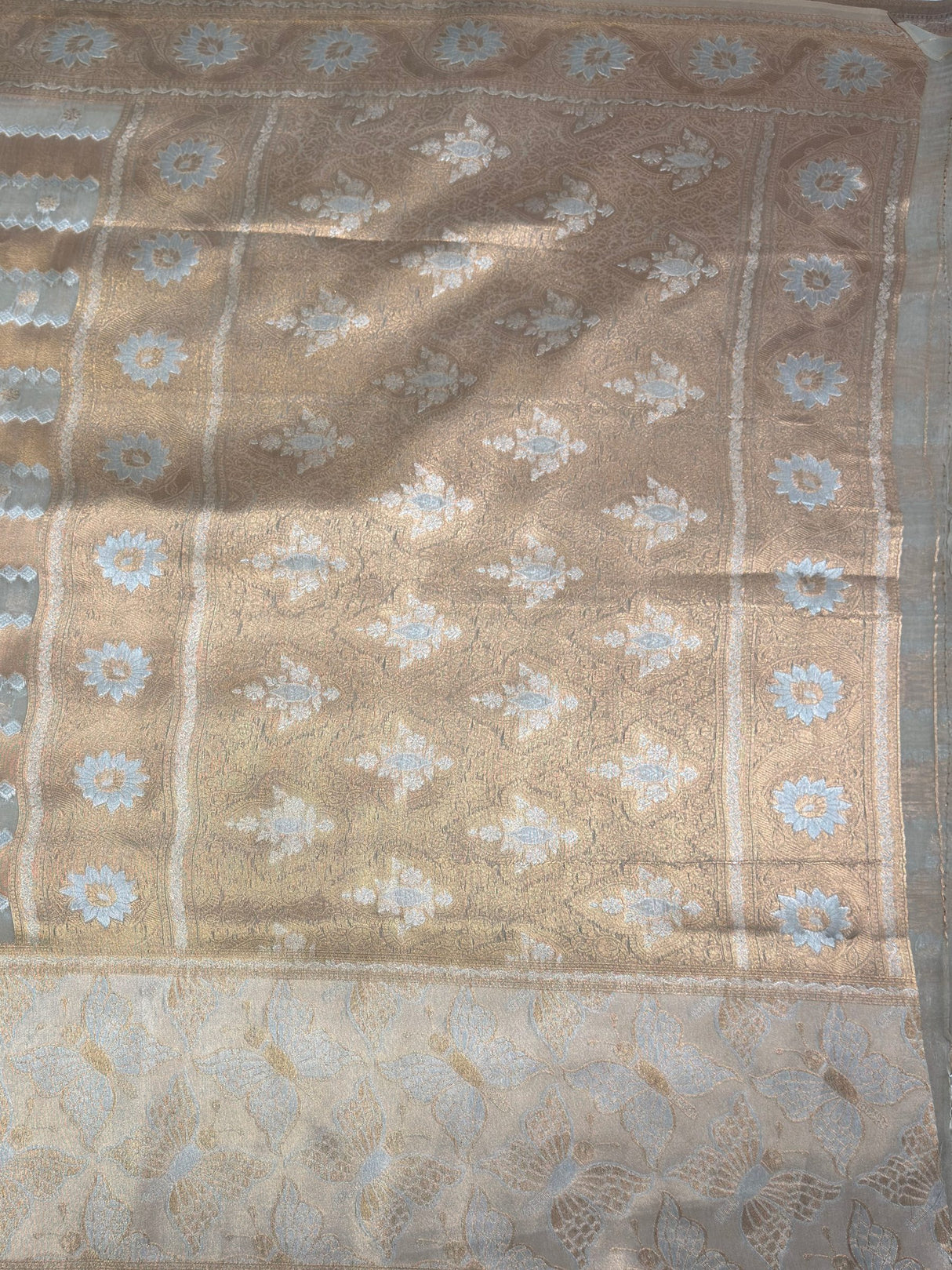 MIMOSA Grey Banarasi Art Silk Saree — pallu and zari work detail