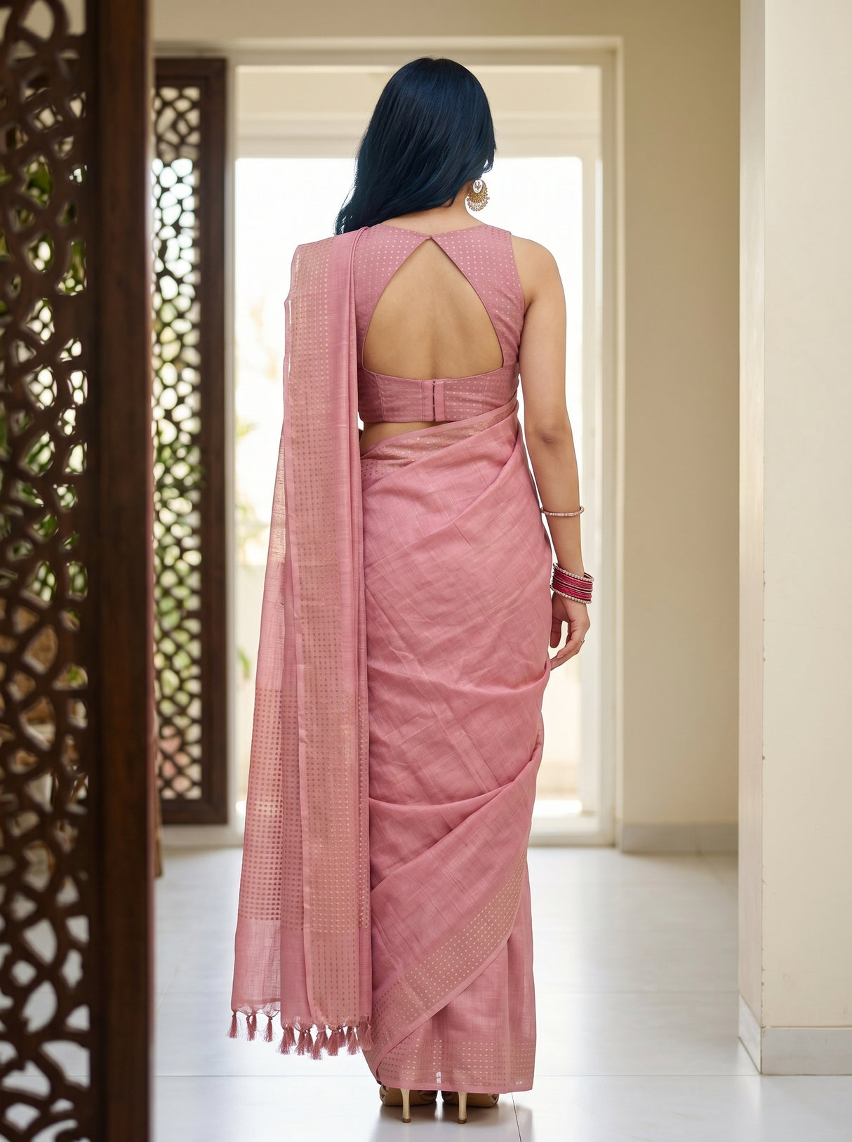 MIMOSA Saree Saree — pose 2 styling detail