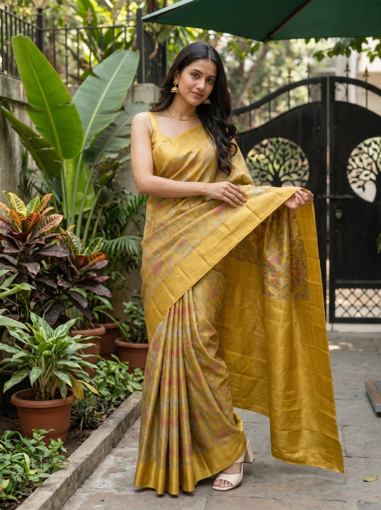 MIMOSA Saree Saree — pose 5 styling detail