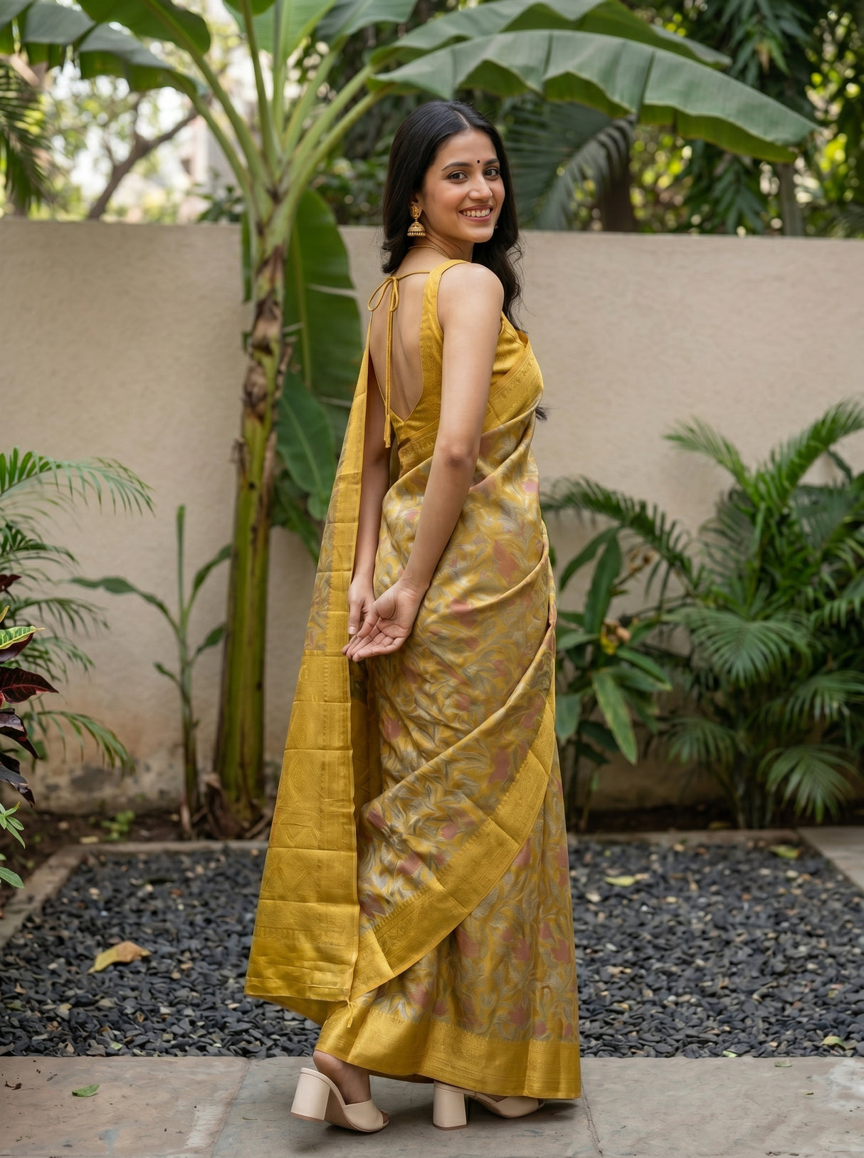 MIMOSA Saree Saree — pose 7 styling detail
