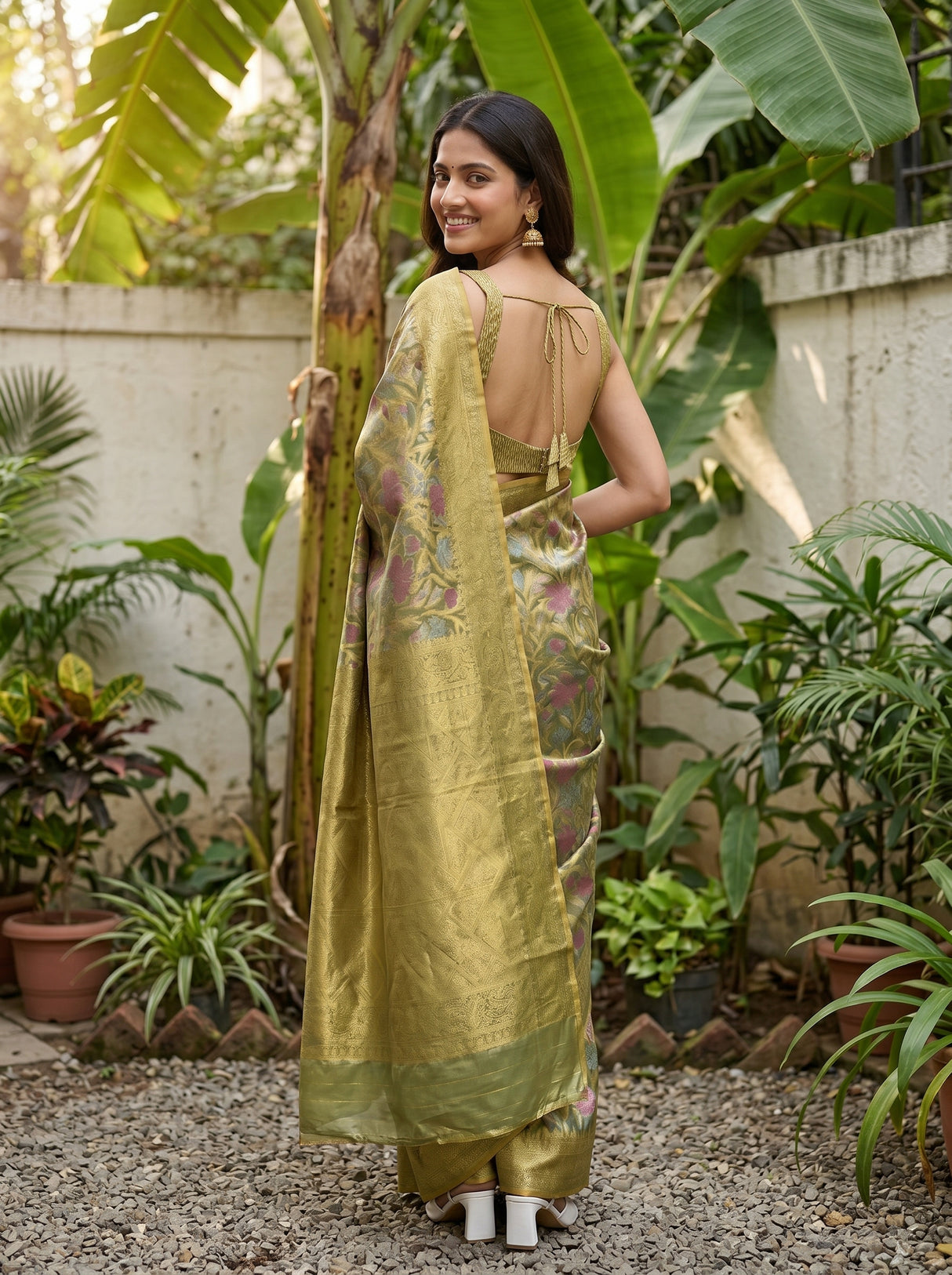 MIMOSA Saree Saree — pose 2 styling detail