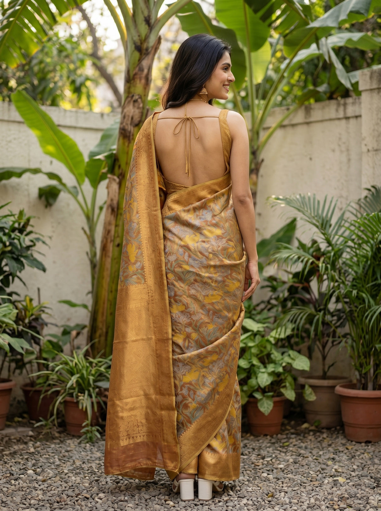 MIMOSA Saree Saree — pose 2 styling detail