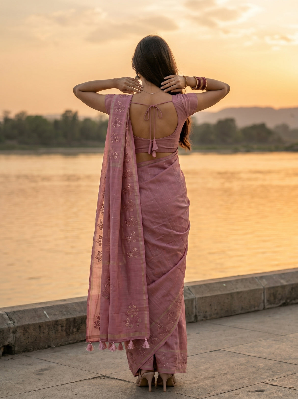 MIMOSA Saree Saree — pose 2 styling detail