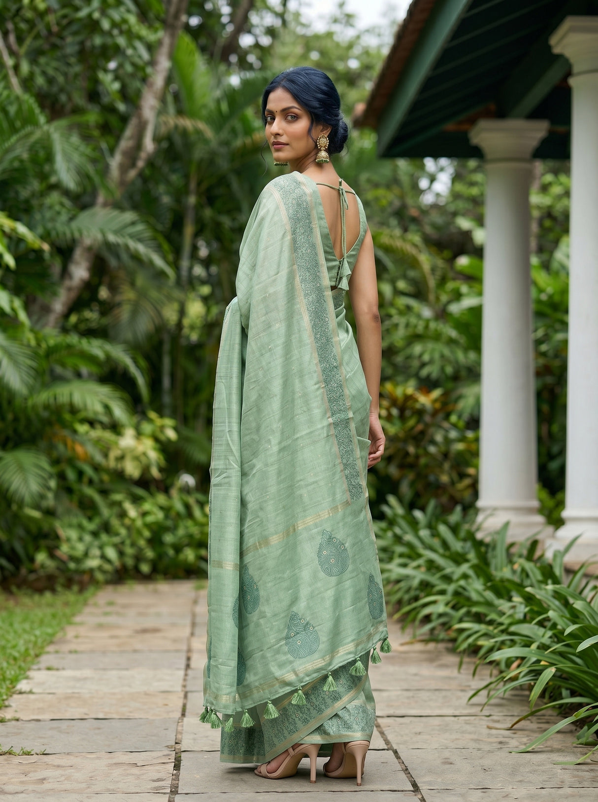 MIMOSA Pista Saree Saree — pose 7 styling detail