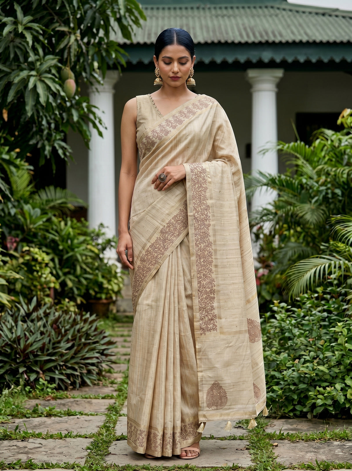 MIMOSA Tussar Saree Saree — pose 4 styling detail