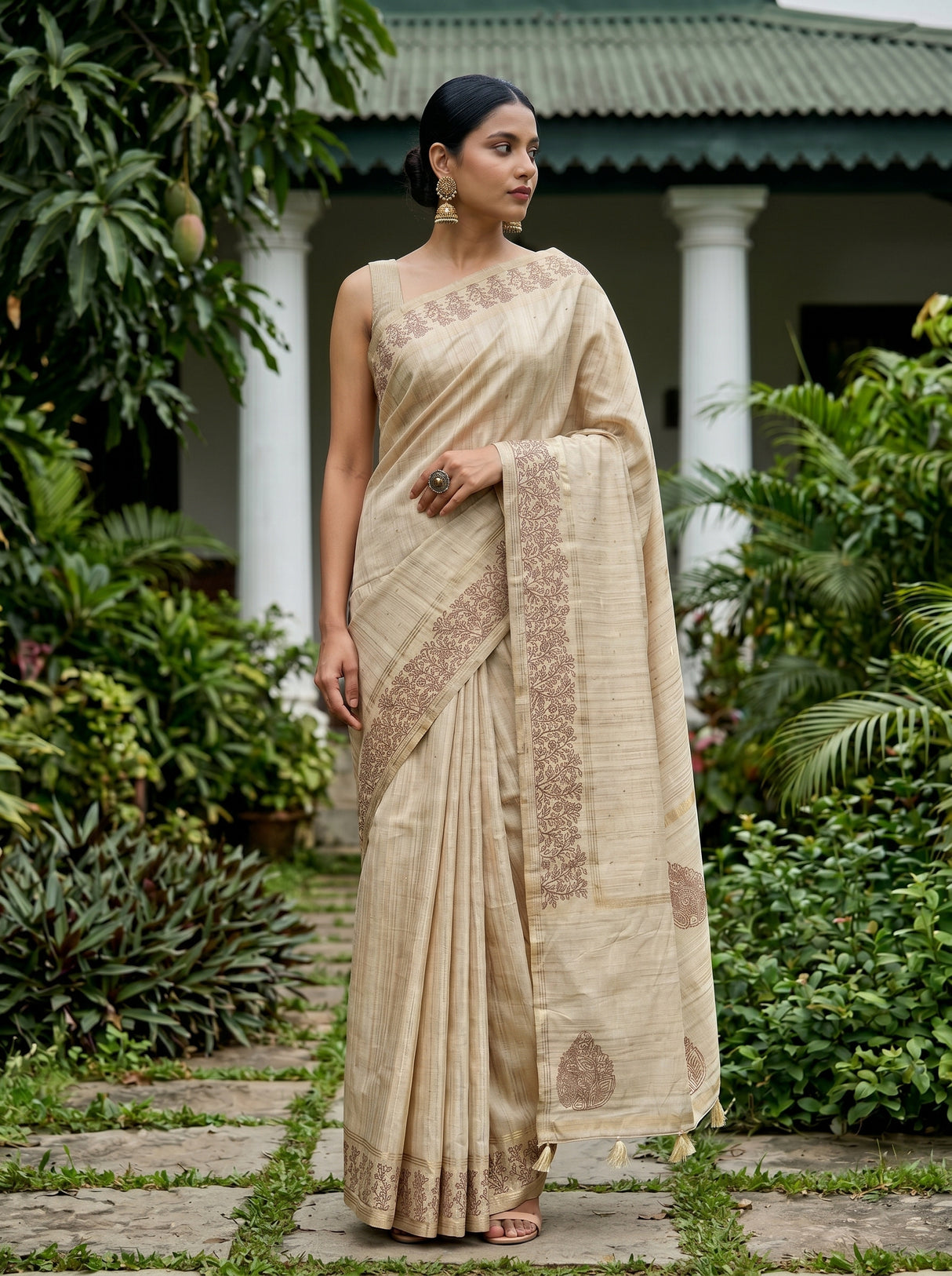 MIMOSA Tussar Saree Saree — pose 5 styling detail
