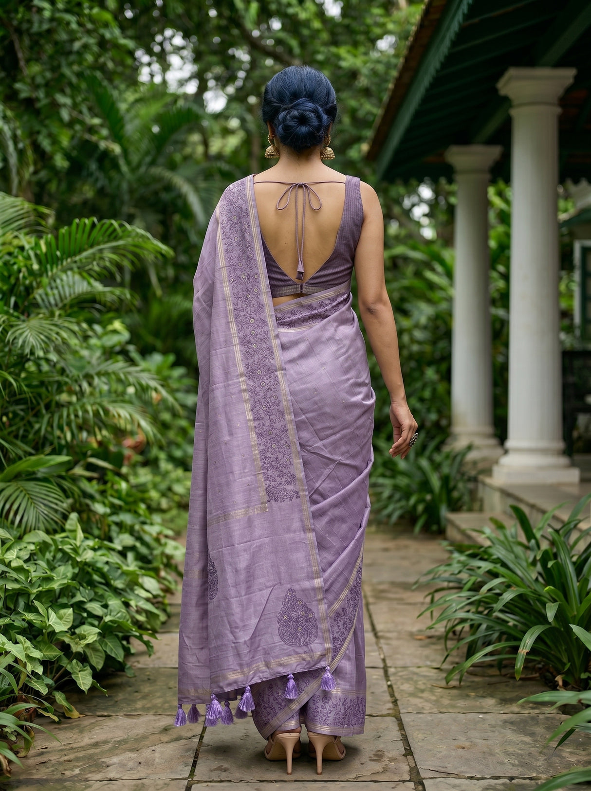 MIMOSA Violet Saree Saree — pose 2 styling detail