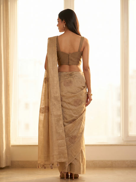 MIMOSA Saree Saree — pose 2 styling detail