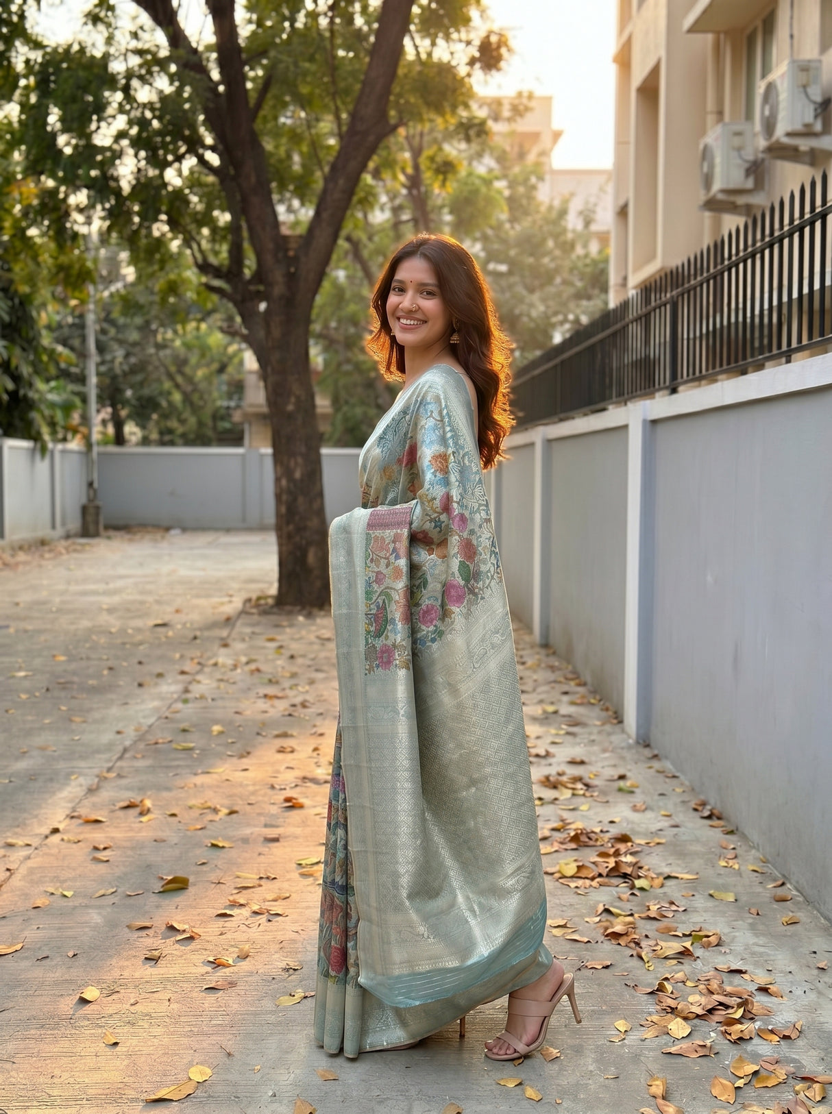 MIMOSA Saree Saree — pose 5 styling detail