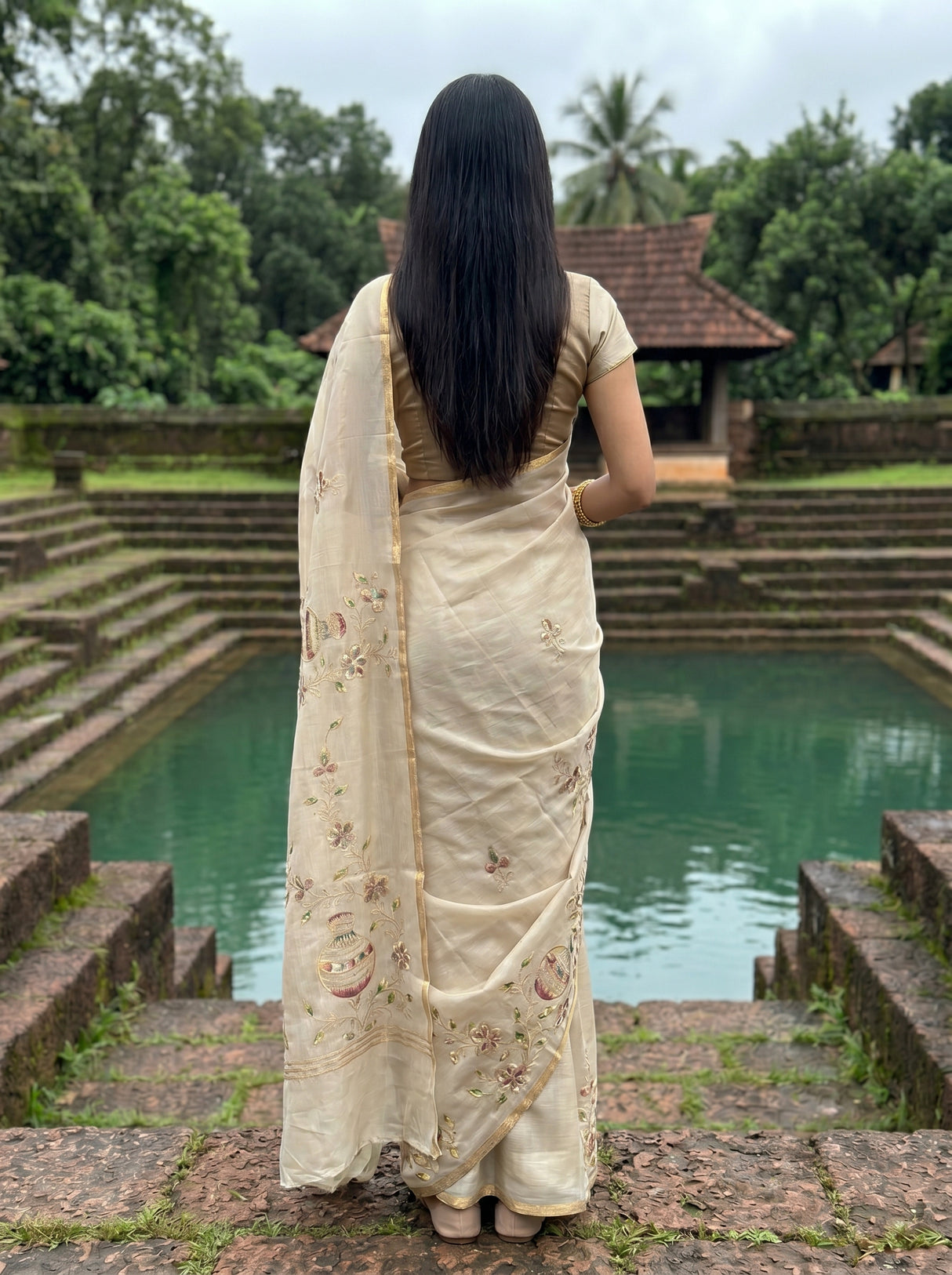 MIMOSA Saree Saree — pose 2 styling detail
