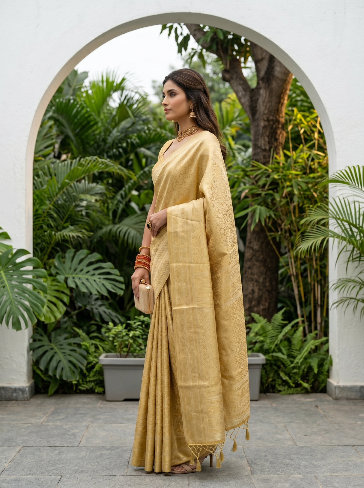 MIMOSA Saree Saree — pose 3 styling detail