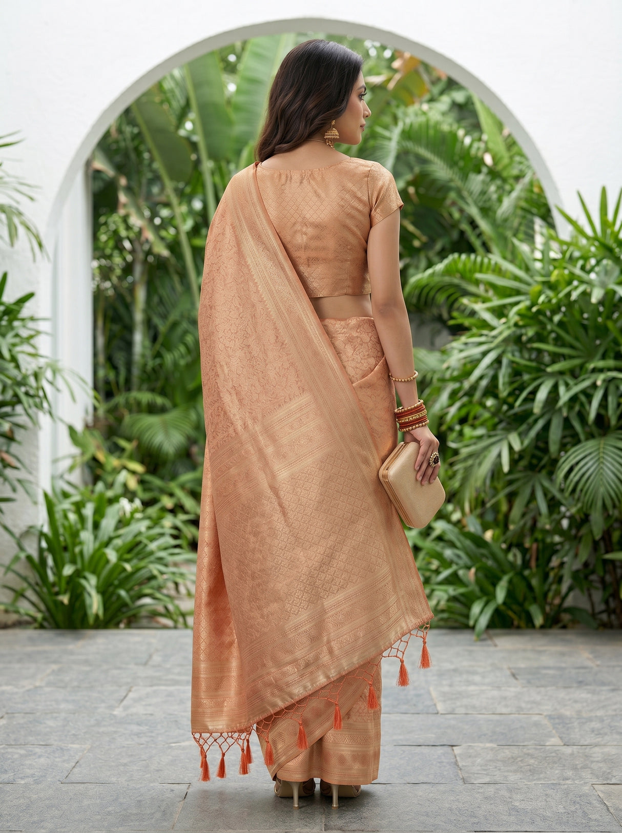 MIMOSA Saree Saree — pose 2 styling detail