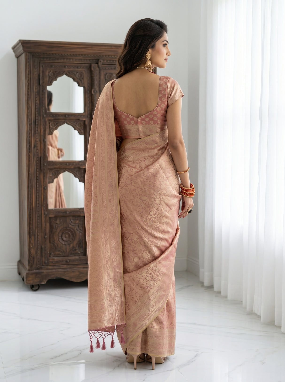 MIMOSA Saree Saree — pose 2 styling detail