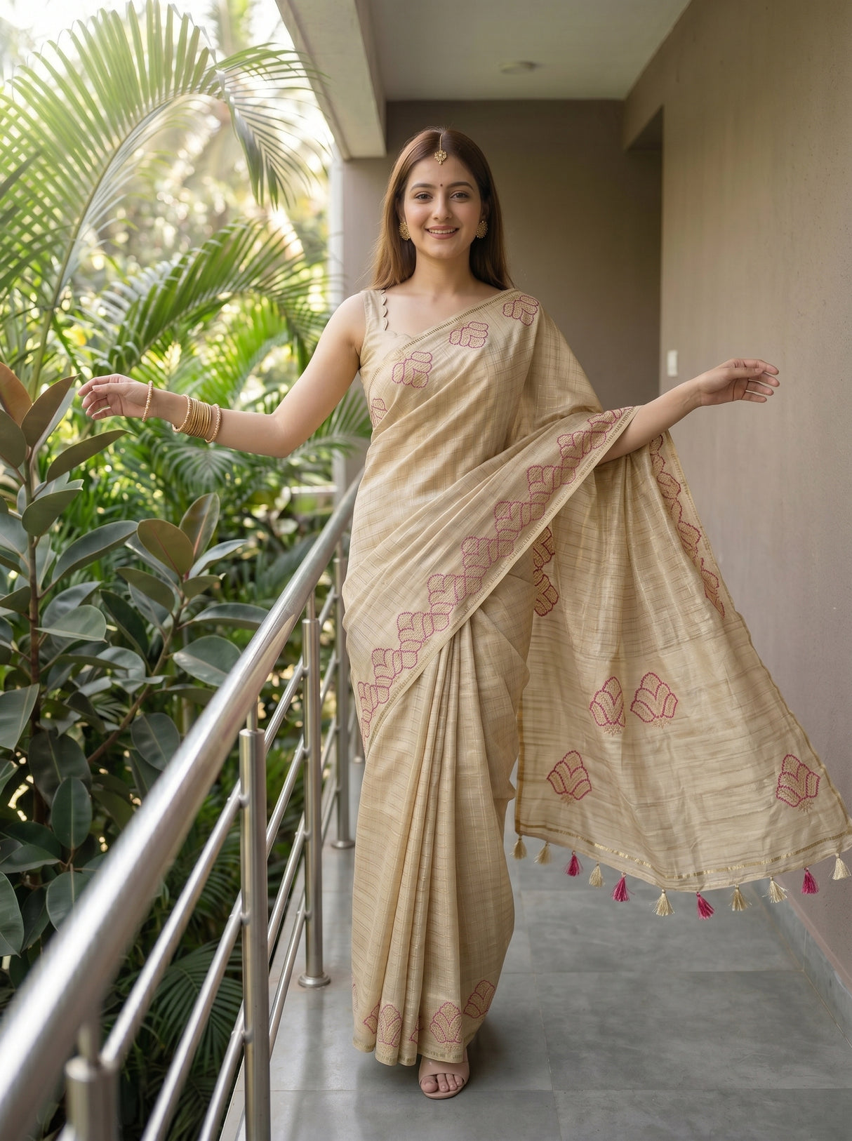 MIMOSA Chiku Saree Saree — pose 6 styling detail
