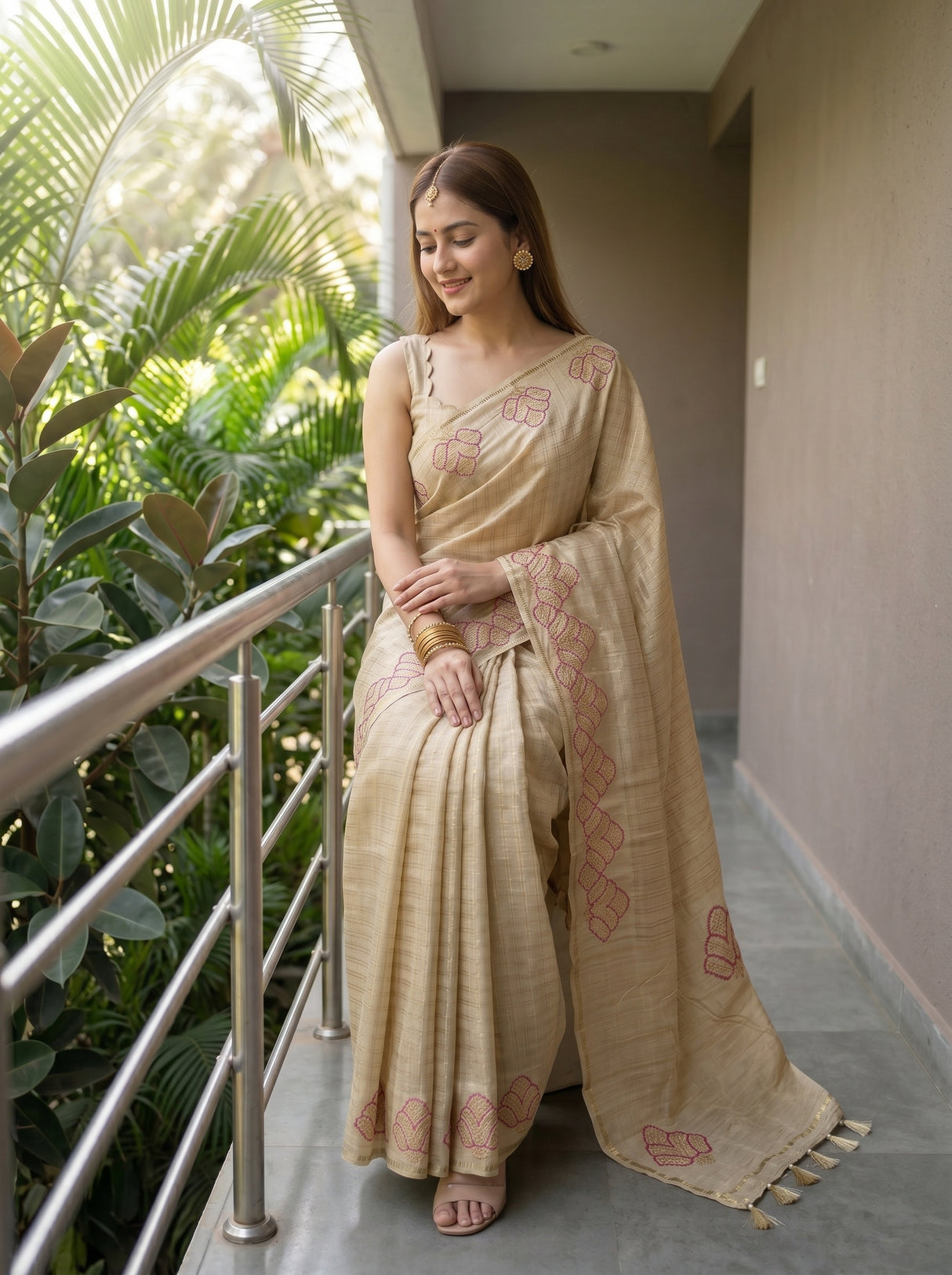 MIMOSA Chiku Saree Saree — pose 8 styling detail