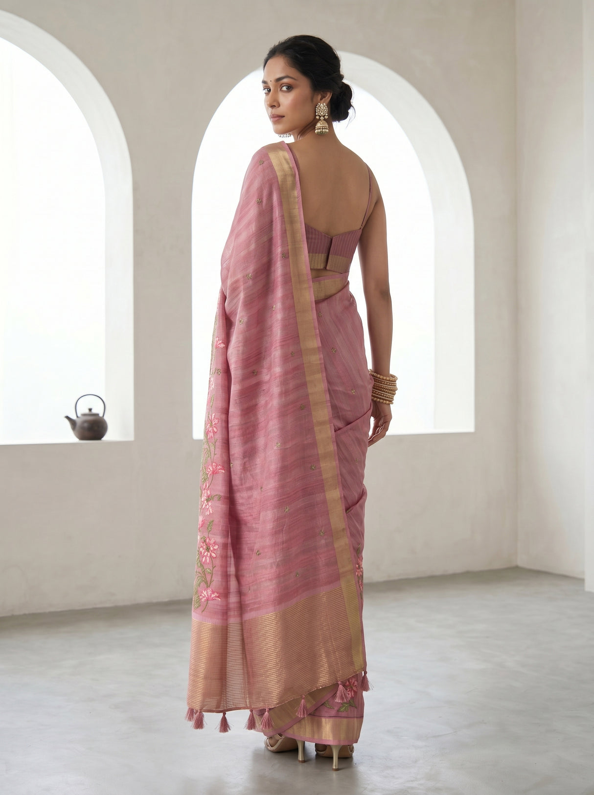 MIMOSA Saree Saree — pose 9 styling detail