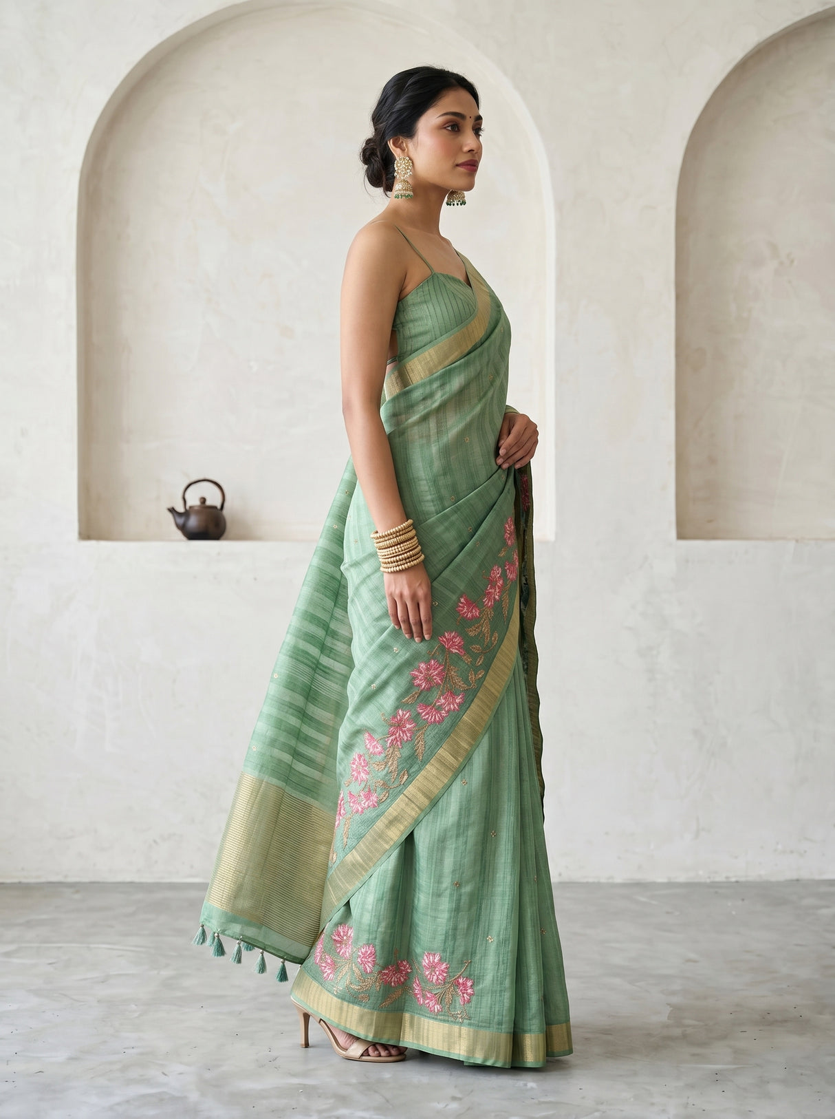 MIMOSA Saree Saree — pose 3 styling detail