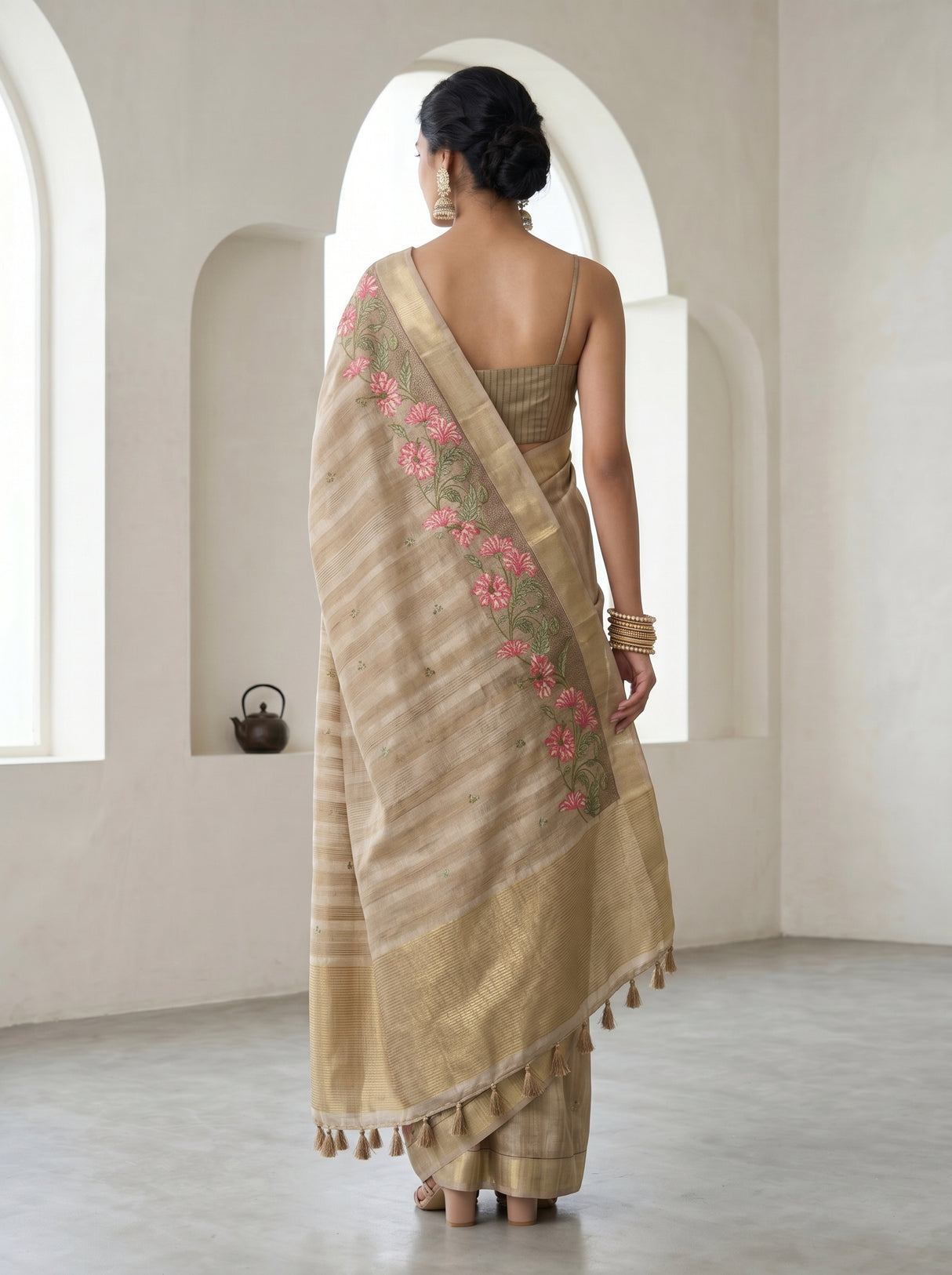 MIMOSA Saree Saree — pose 2 styling detail