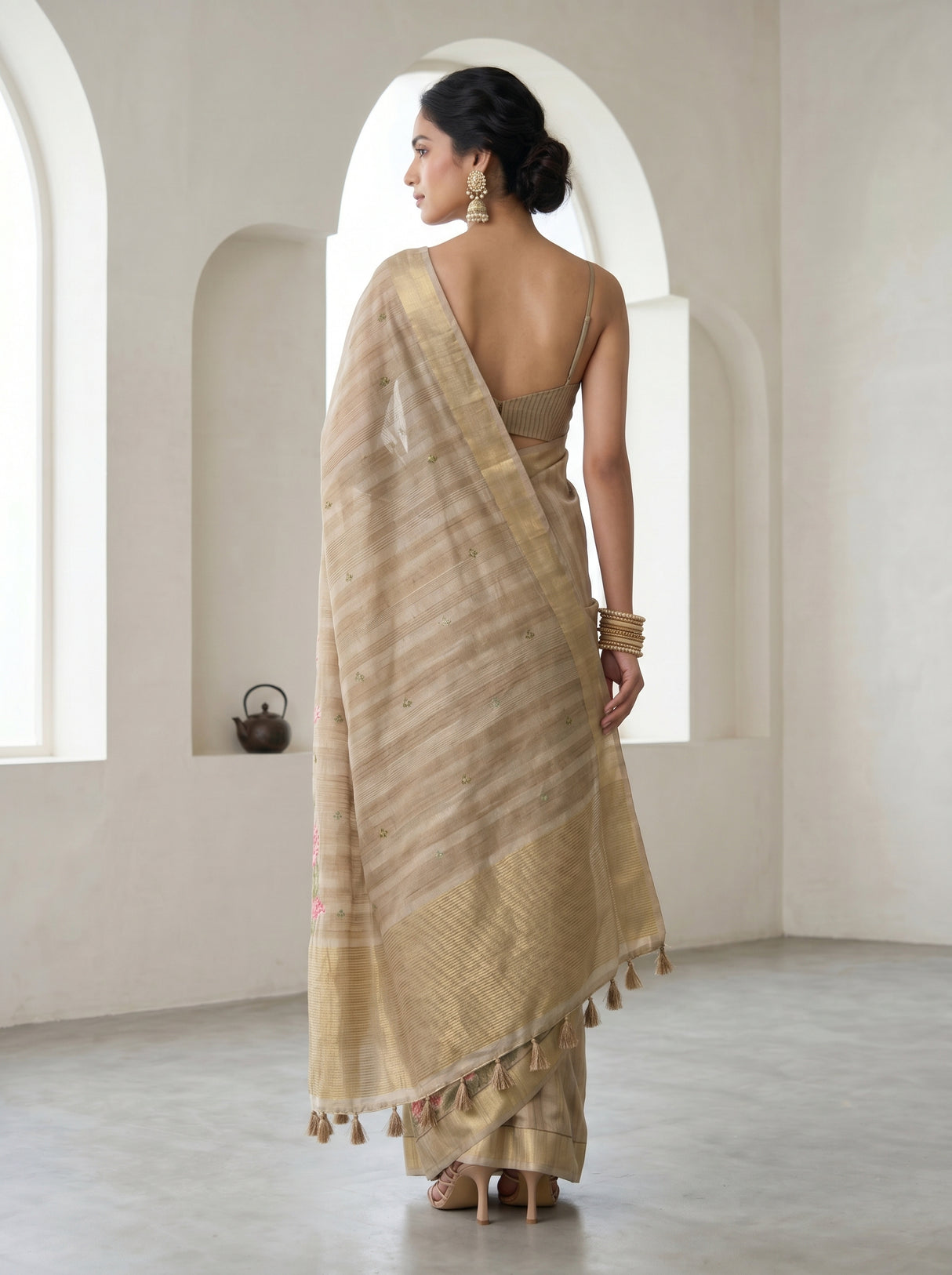 MIMOSA Saree Saree — pose 9 styling detail