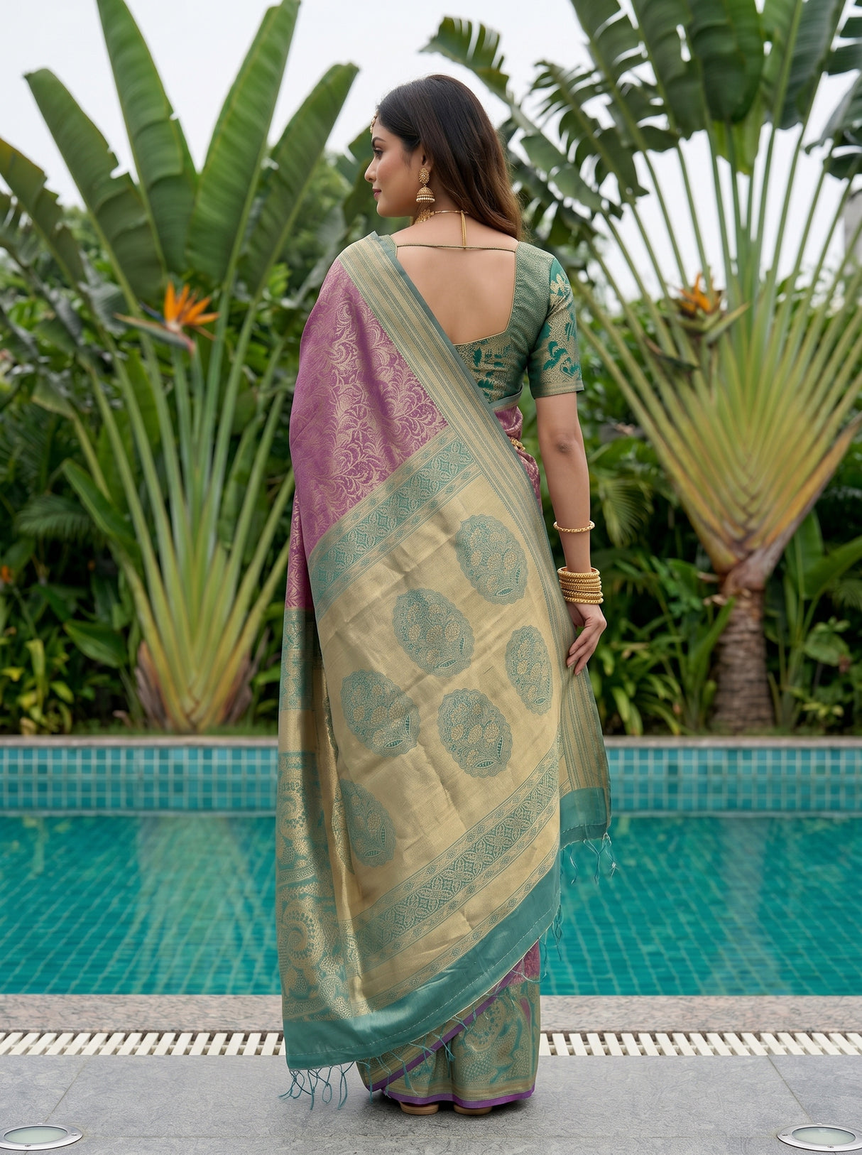 MIMOSA Saree Saree — pose 2 styling detail