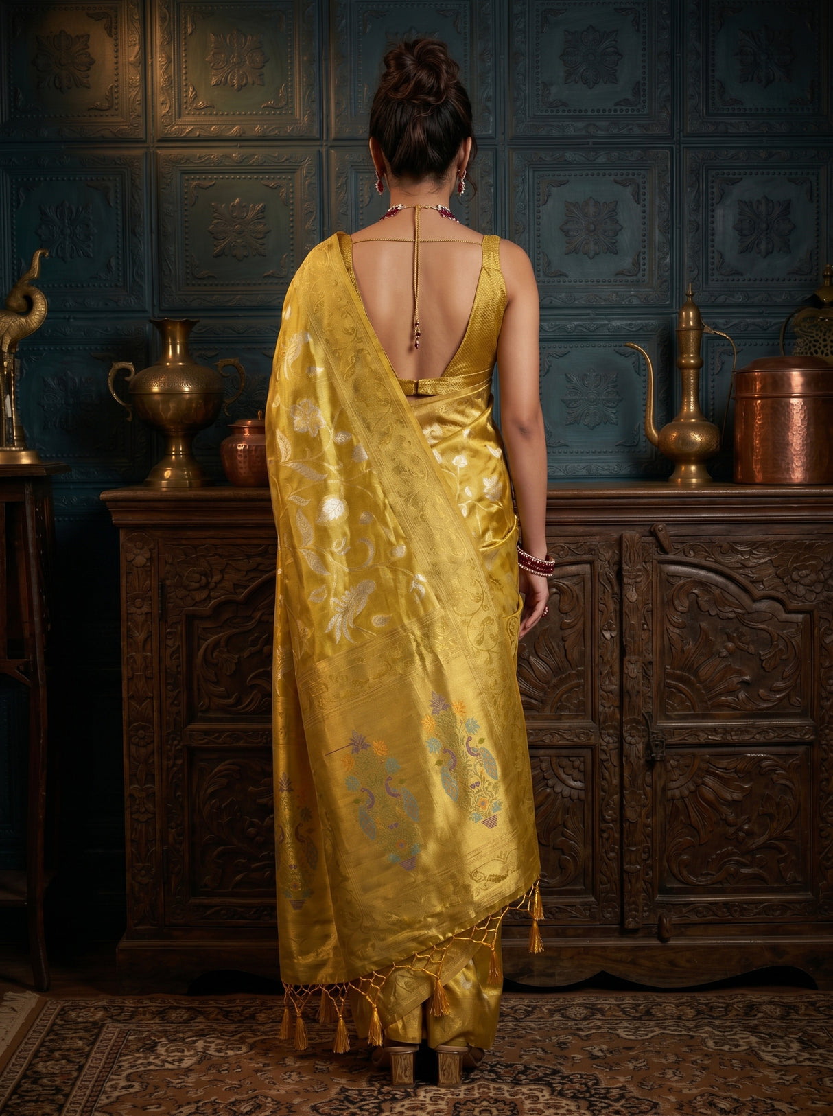 MIMOSA Saree Saree — pose 2 styling detail