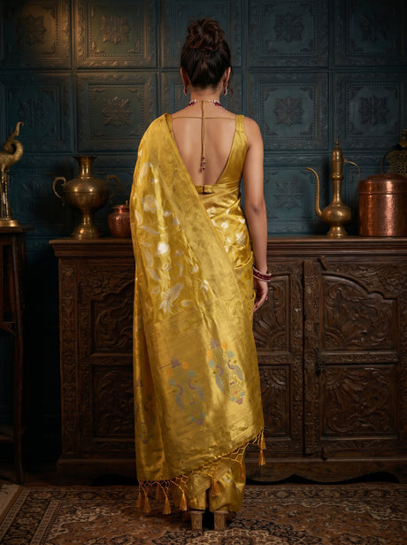 MIMOSA Saree Saree — pose 2 styling detail
