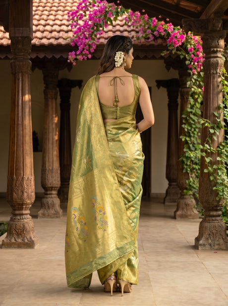 MIMOSA Saree Saree — pose 2 styling detail
