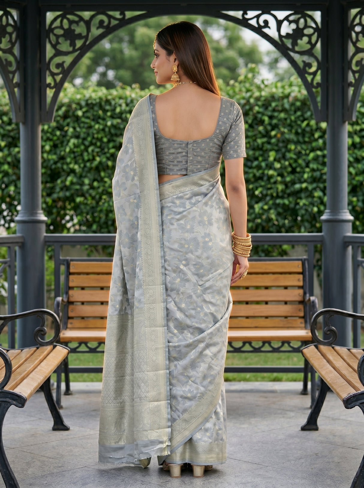 MIMOSA Saree Saree — pose 2 styling detail