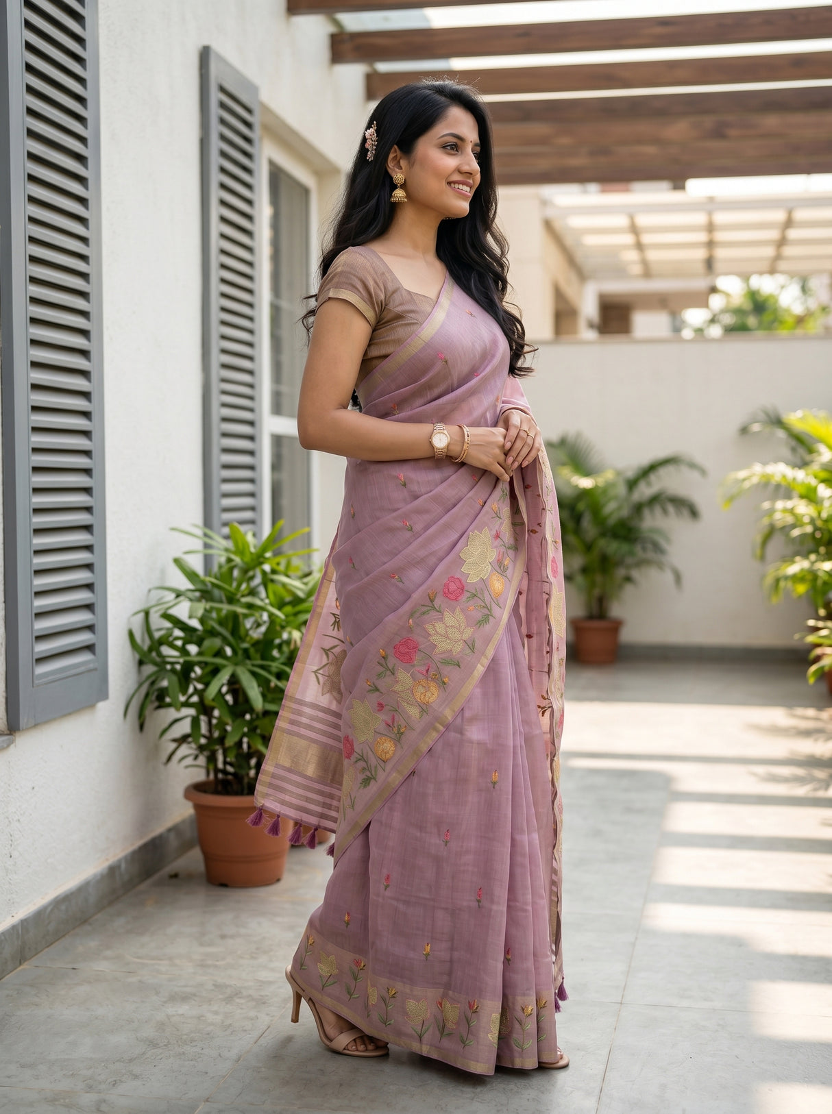 MIMOSA Pink Banarasi Art Silk Saree — Close-up of upper body