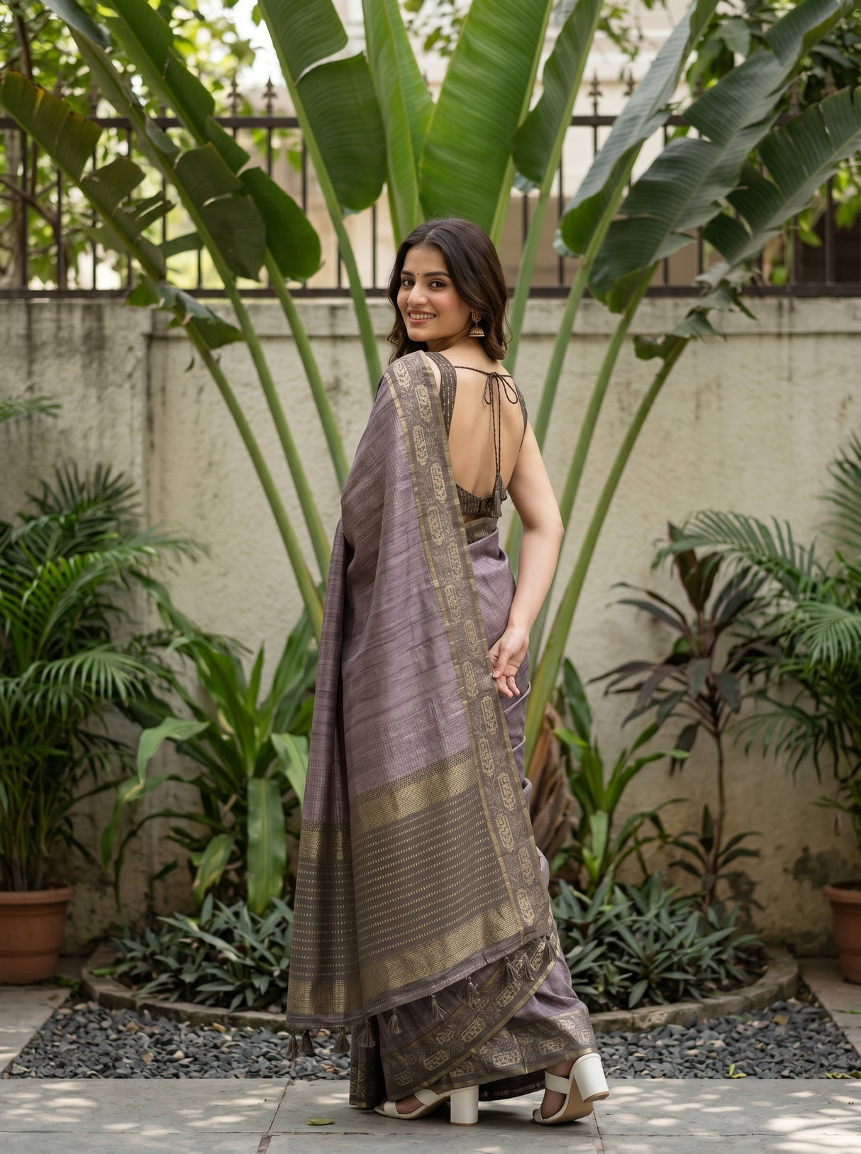 MIMOSA Saree Saree — pose 7 styling detail