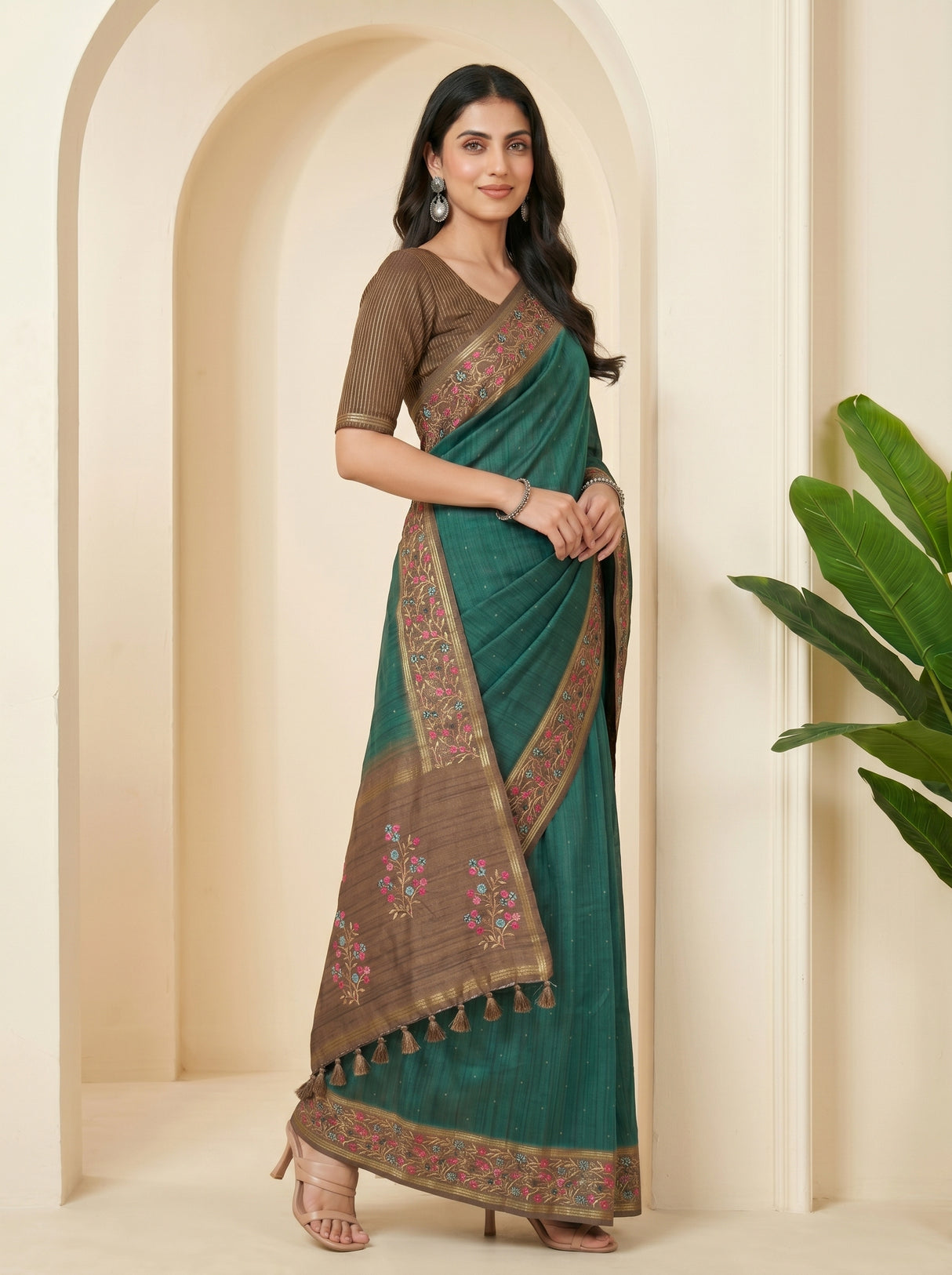 MIMOSA Saree Saree — pose 9 styling detail