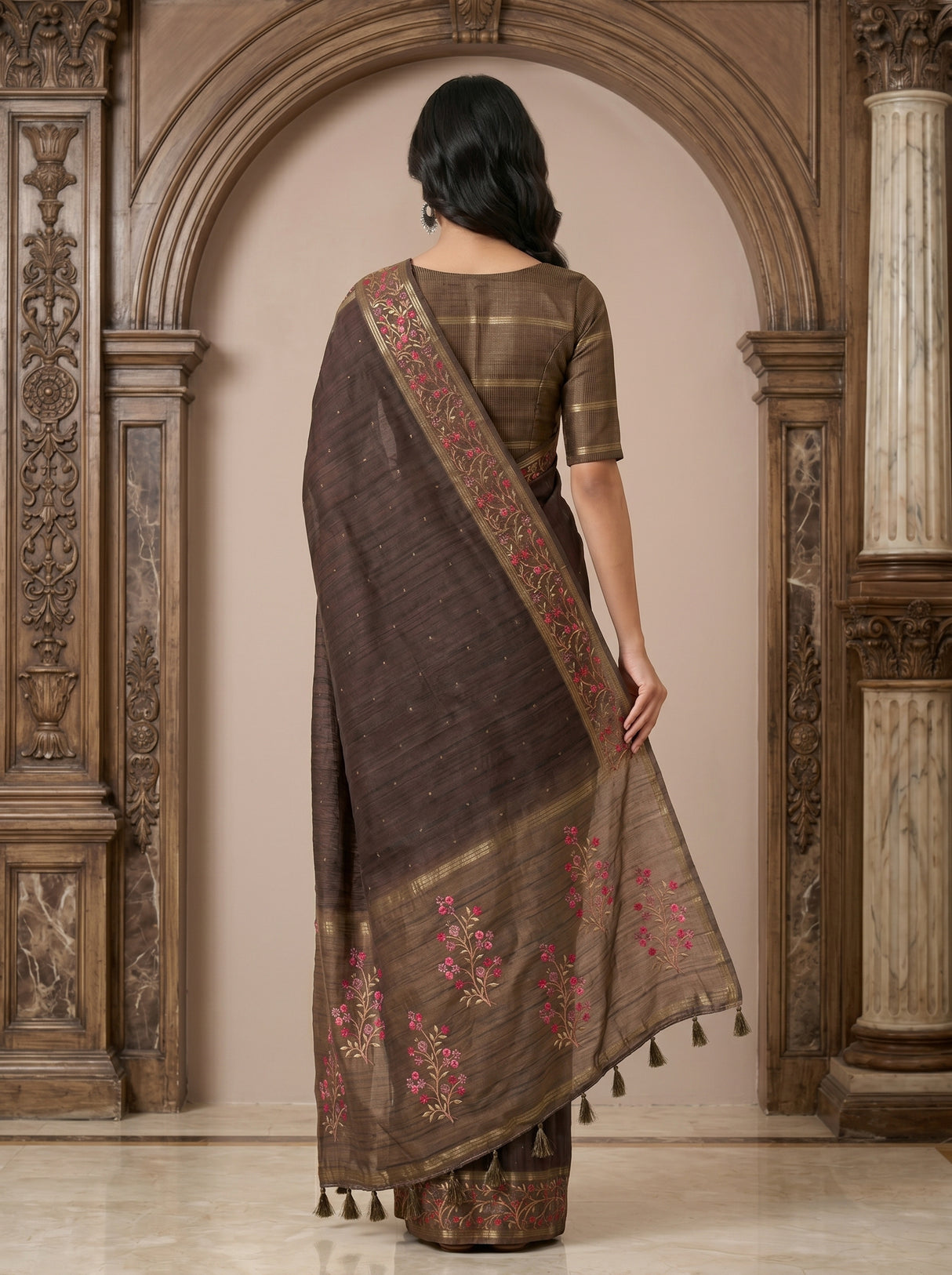 MIMOSA Saree Saree — pose 2 styling detail