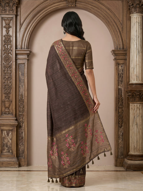 MIMOSA Saree Saree — pose 2 styling detail