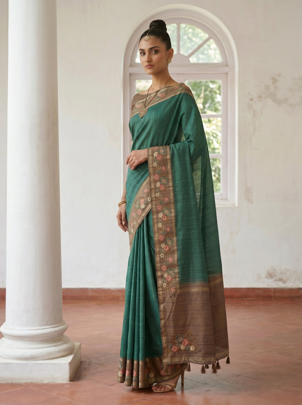 MIMOSA Saree Saree — pose 4 styling detail