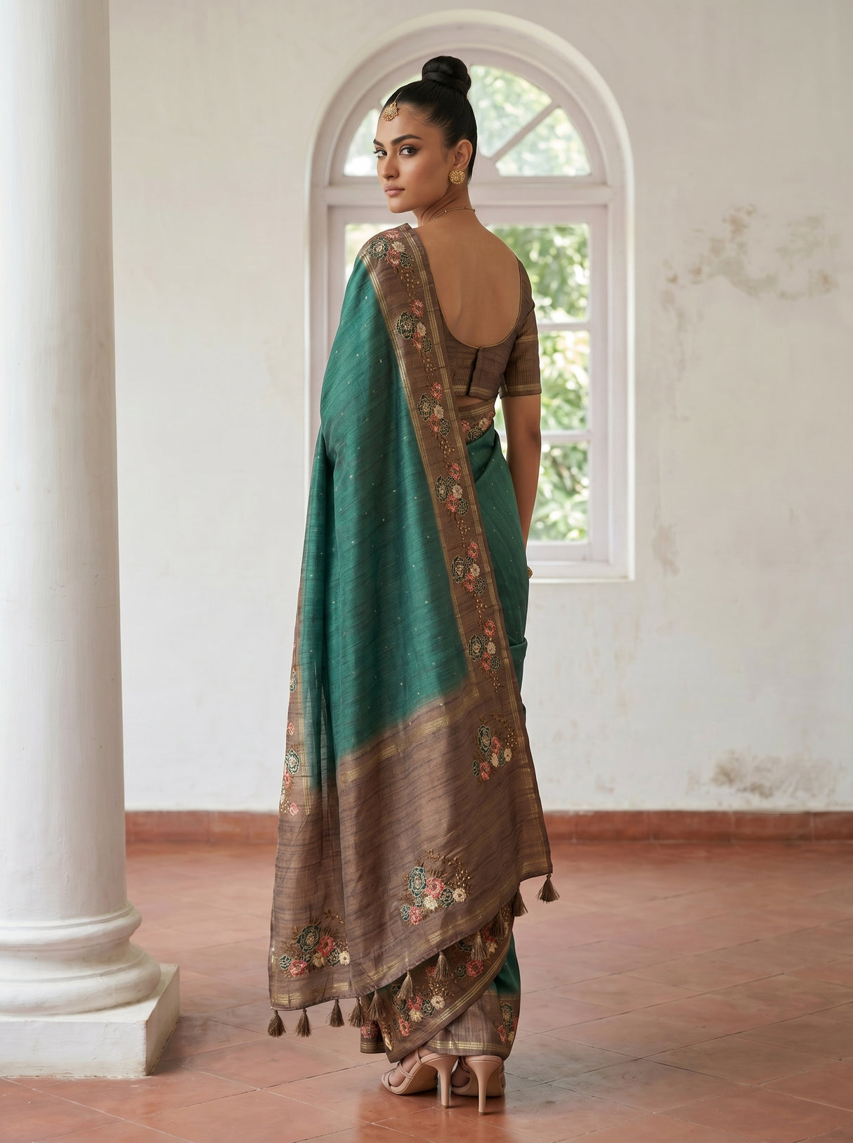 MIMOSA Saree Saree — pose 9 styling detail