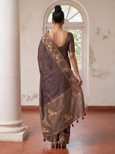 MIMOSA Saree Saree — pose 2 styling detail