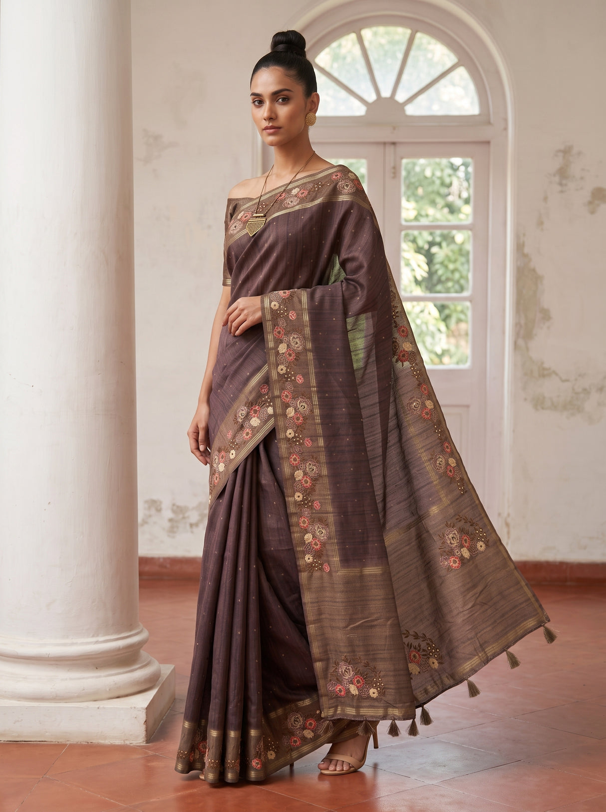 MIMOSA Saree Saree — pose 4 styling detail