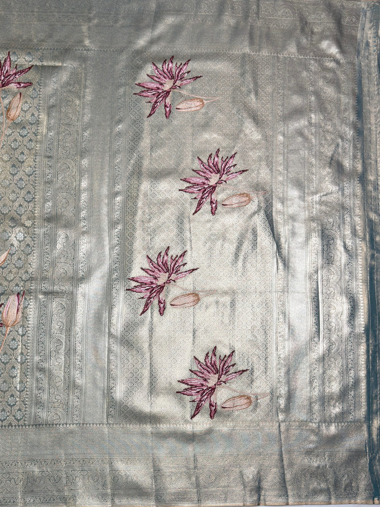 MIMOSA Saree Saree — pallu and zari work detail
