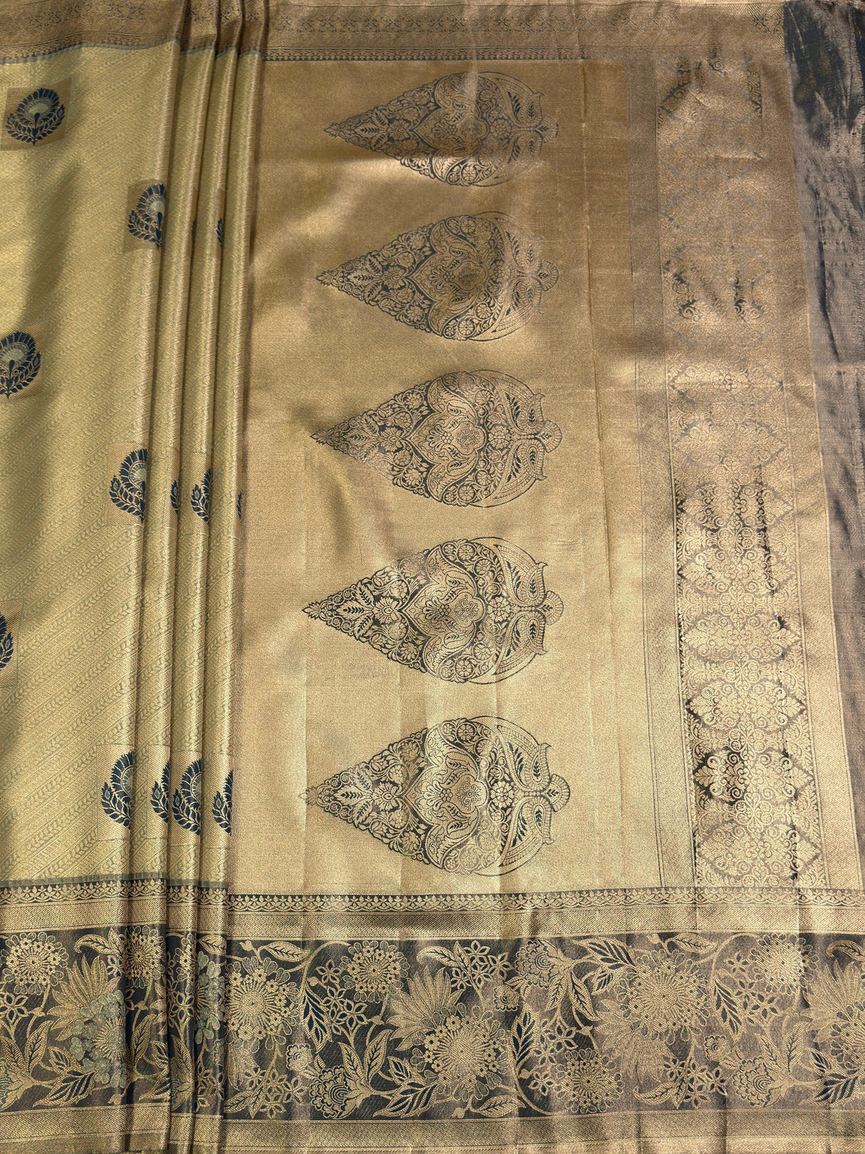 MIMOSA Saree Saree — pallu and zari work detail
