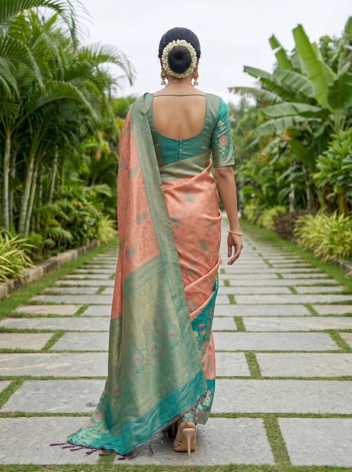 MIMOSA Saree Saree — pose 2 styling detail